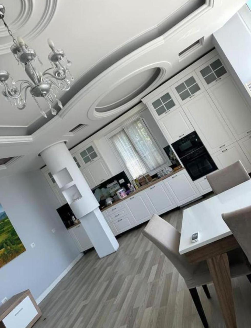 Kino Apartment Tirana Bagian luar foto